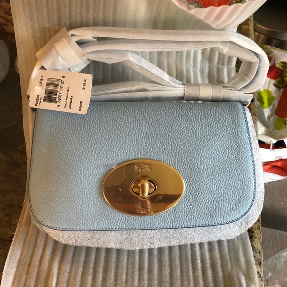 ⭐️NWT COACH LIV POUCH CROSSBODY🌟 - Picture 2 of 8